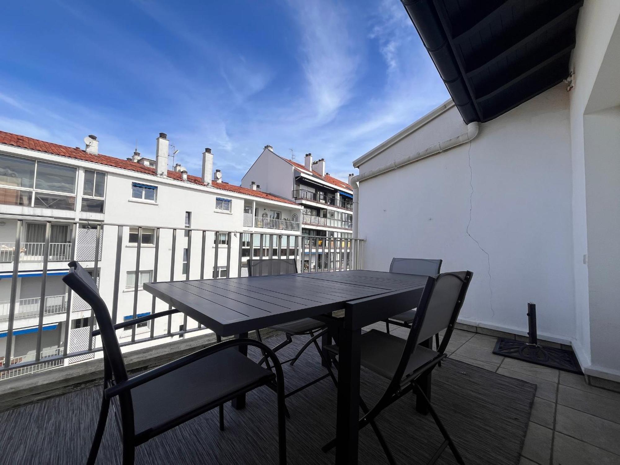 Coeur De Saint-Jean-De-Luz : Appartement Lumineux Avec Balcon, Proche Plage Et Commerces - Fr-1-239-1079 Zewnętrze zdjęcie